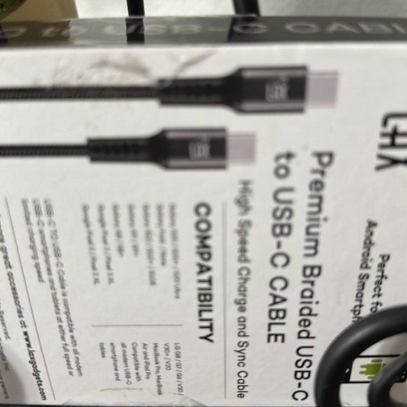 USB -C to USB-C Cable ( Perfect for most Android Smartphones). Un-used, No tag. - Picture 4 of 4